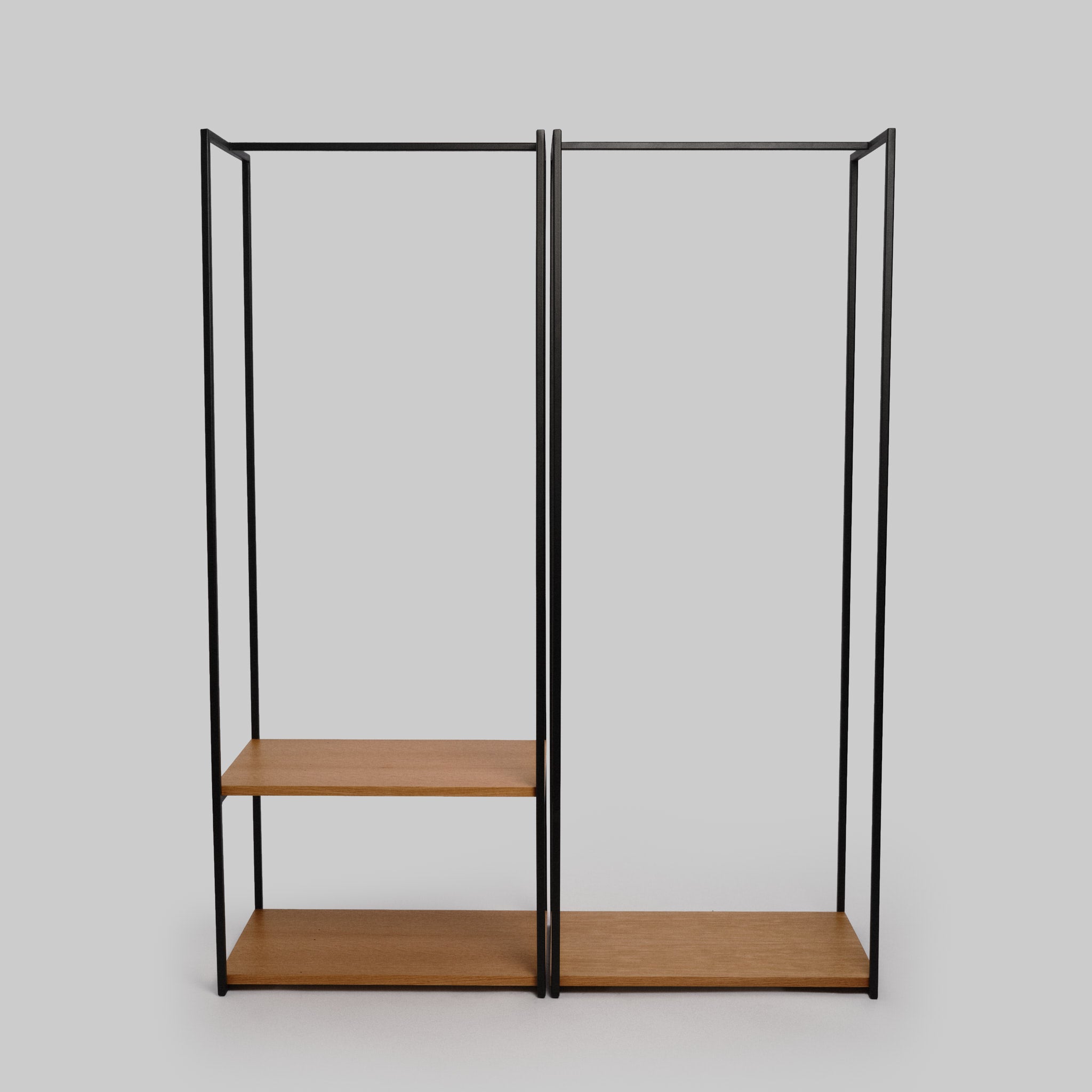 Suport pentru haine cu 2 rafturi din furnir stejar și metal Luft