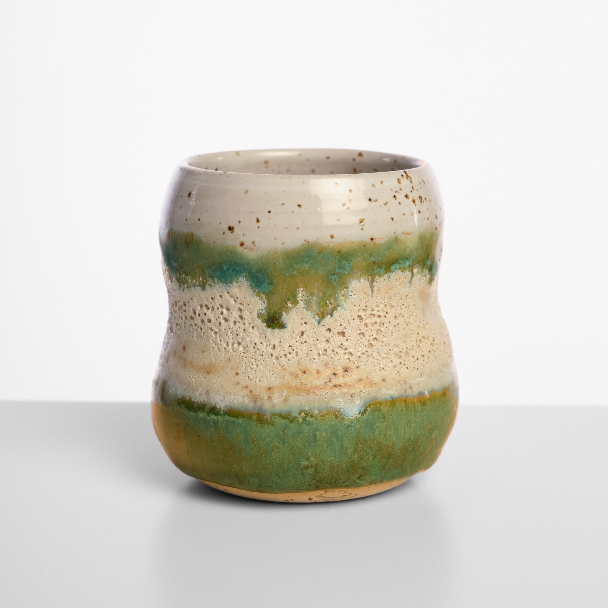 Cană handmade din ceramică Green Lava