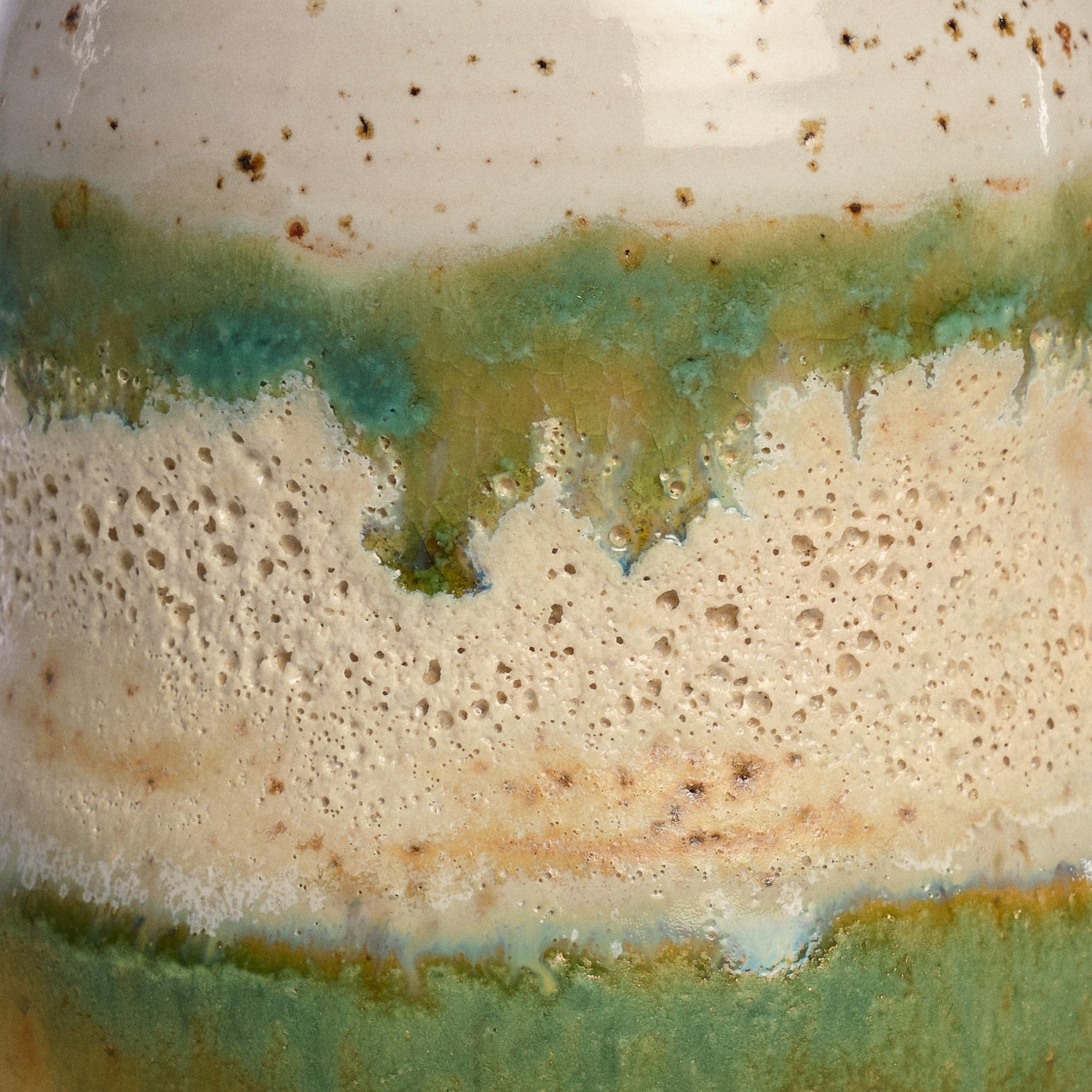 Cană handmade din ceramică Green Lava