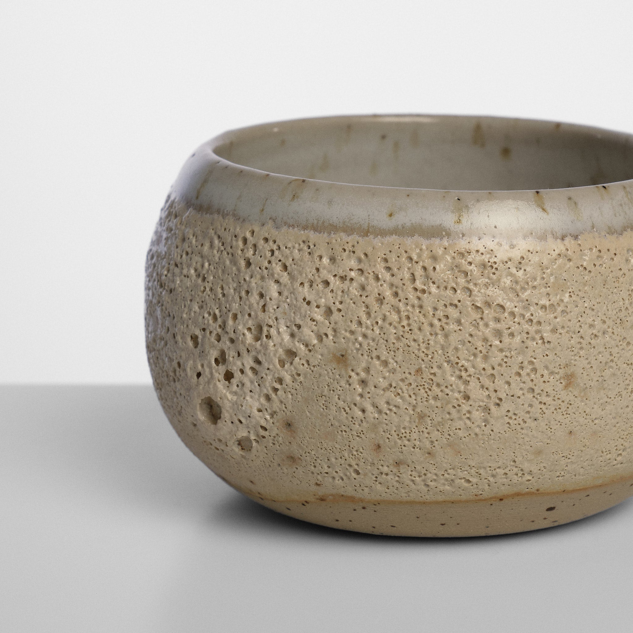 Cană handmade din ceramică Lava