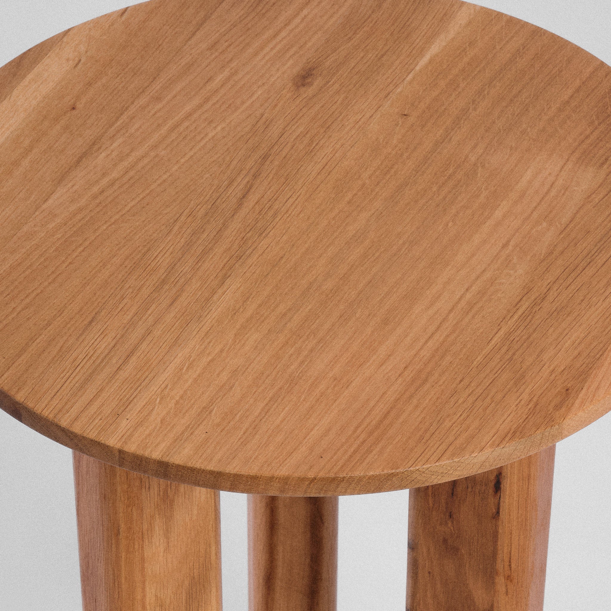 Măsuță lemn masiv Enno