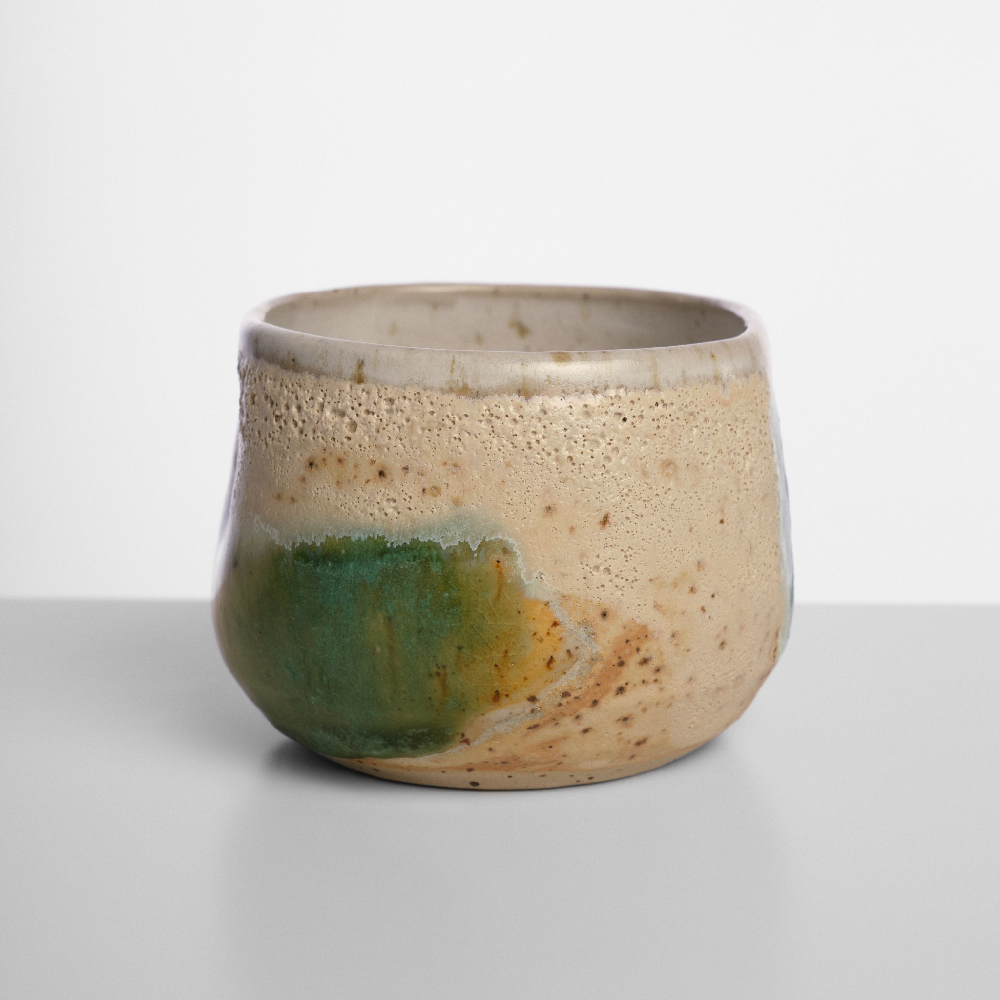 Cană handmade din ceramică Green Lava Fingers