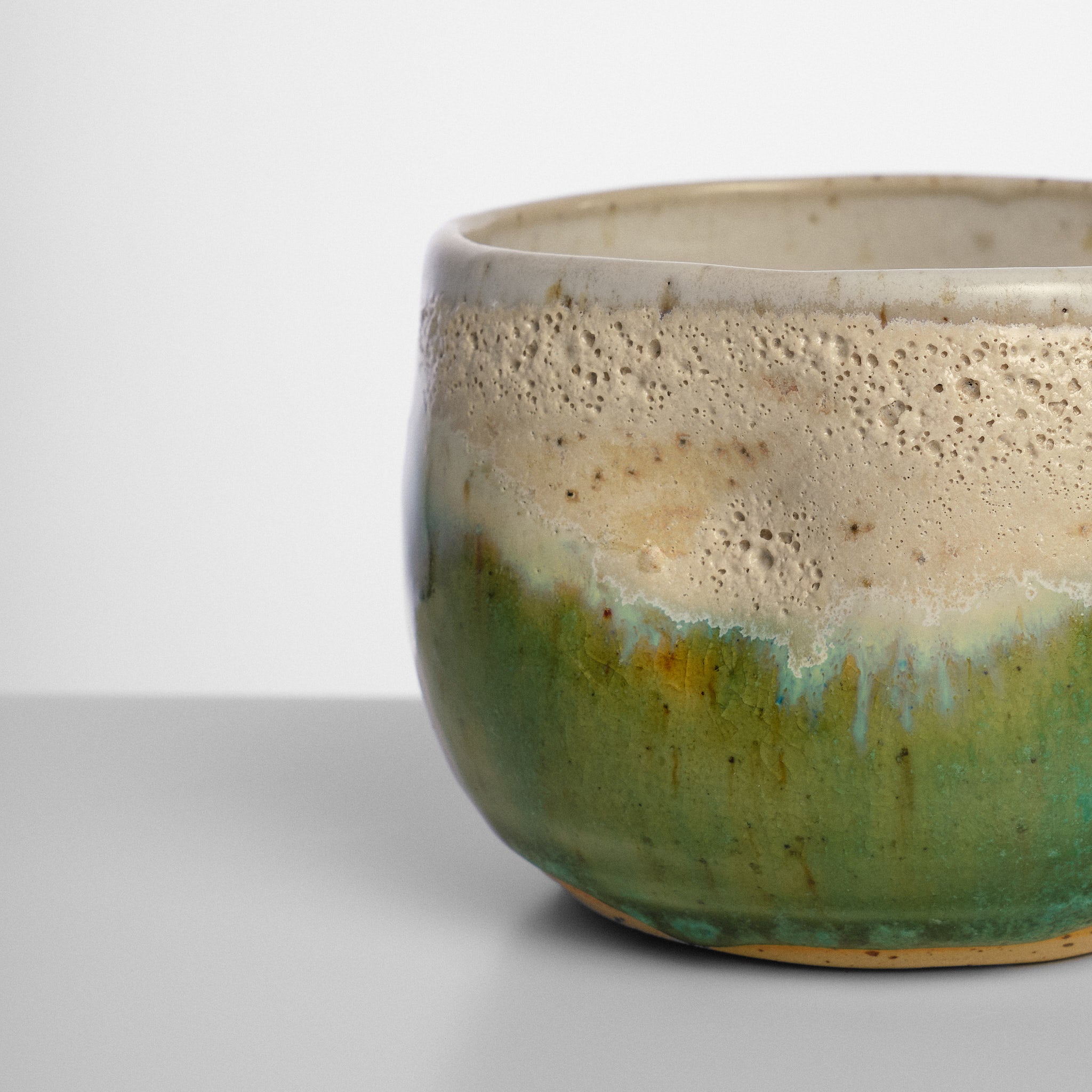 Cană handmade din ceramică Green Lava Fingers