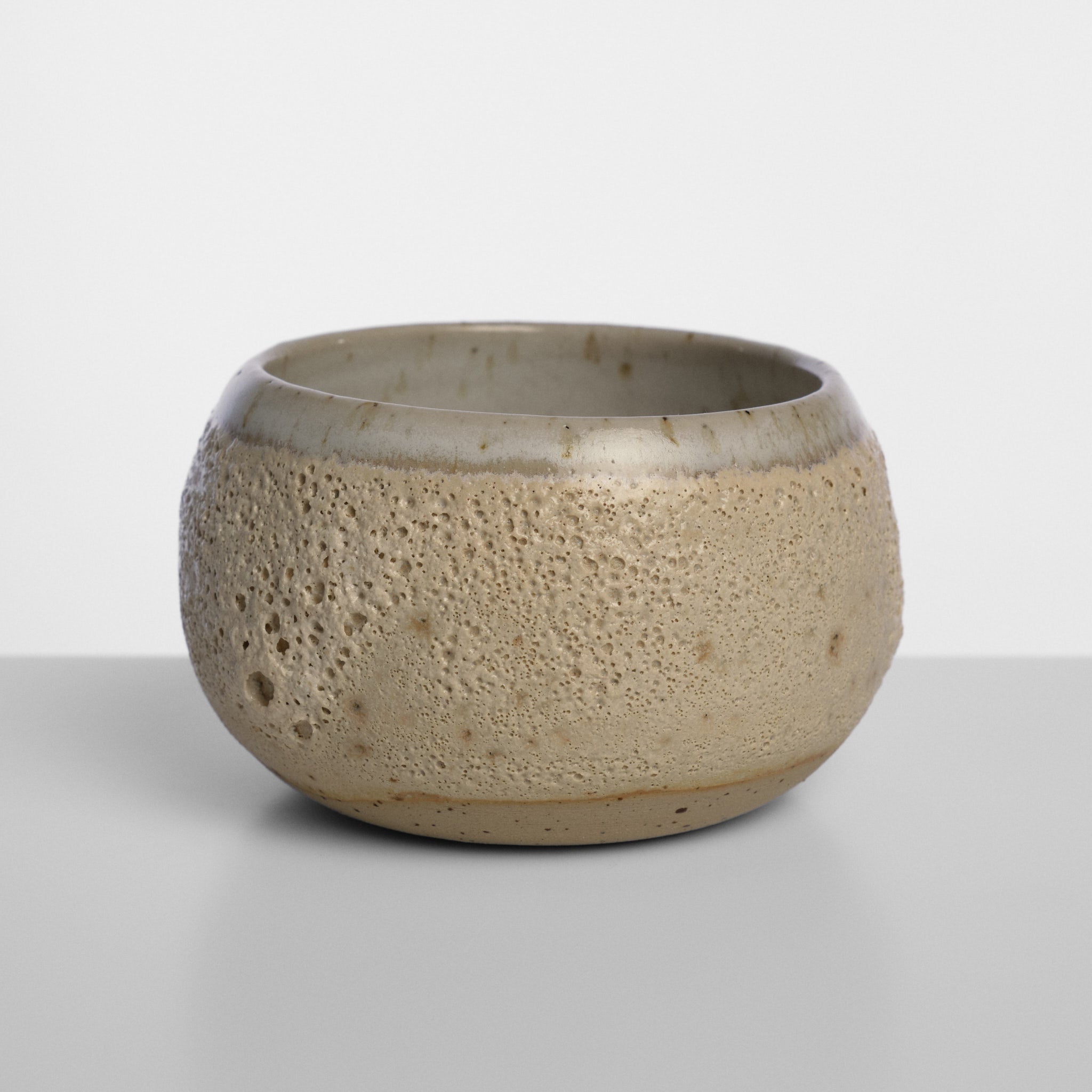 Cană handmade din ceramică Lava