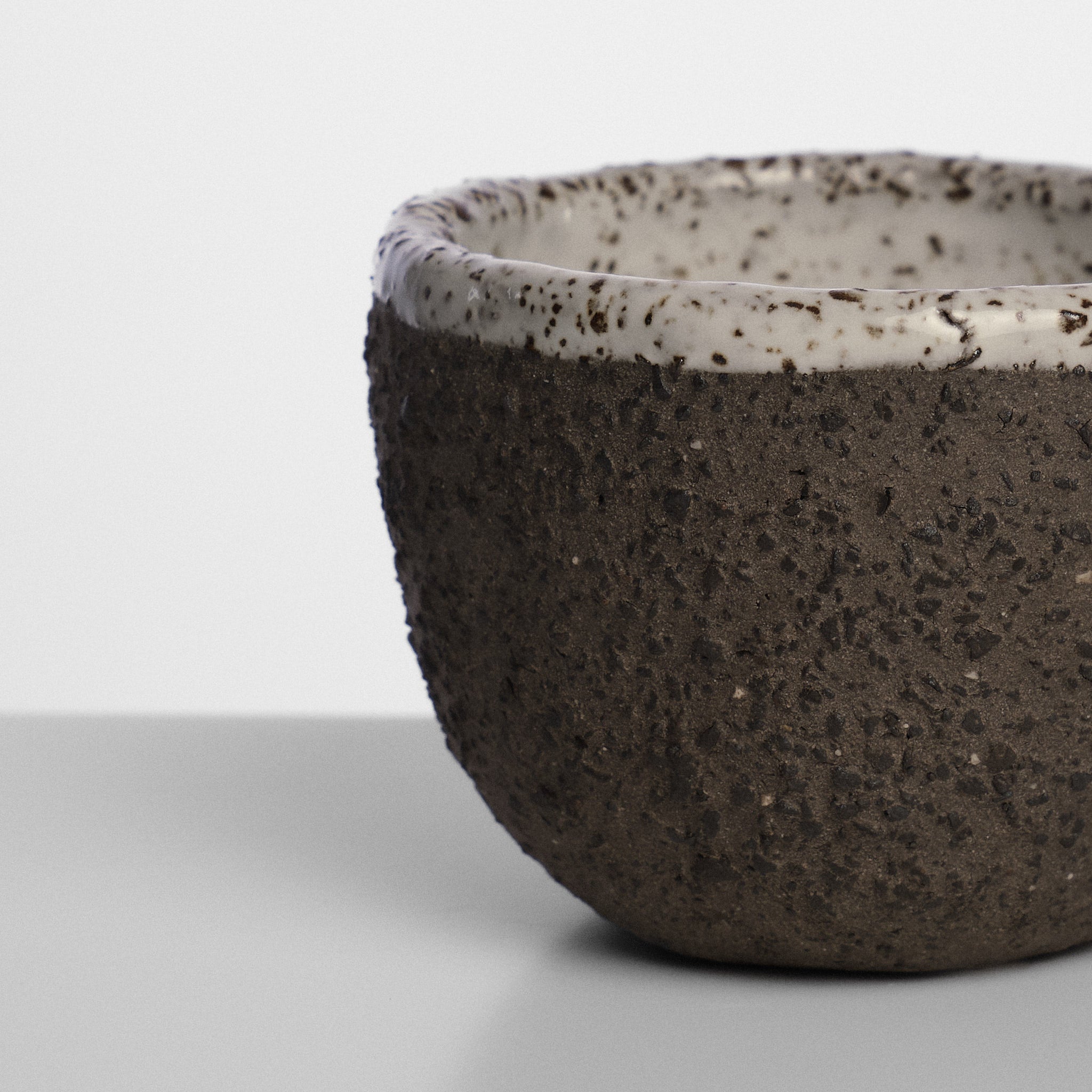 Cană handmade din ceramică Raw