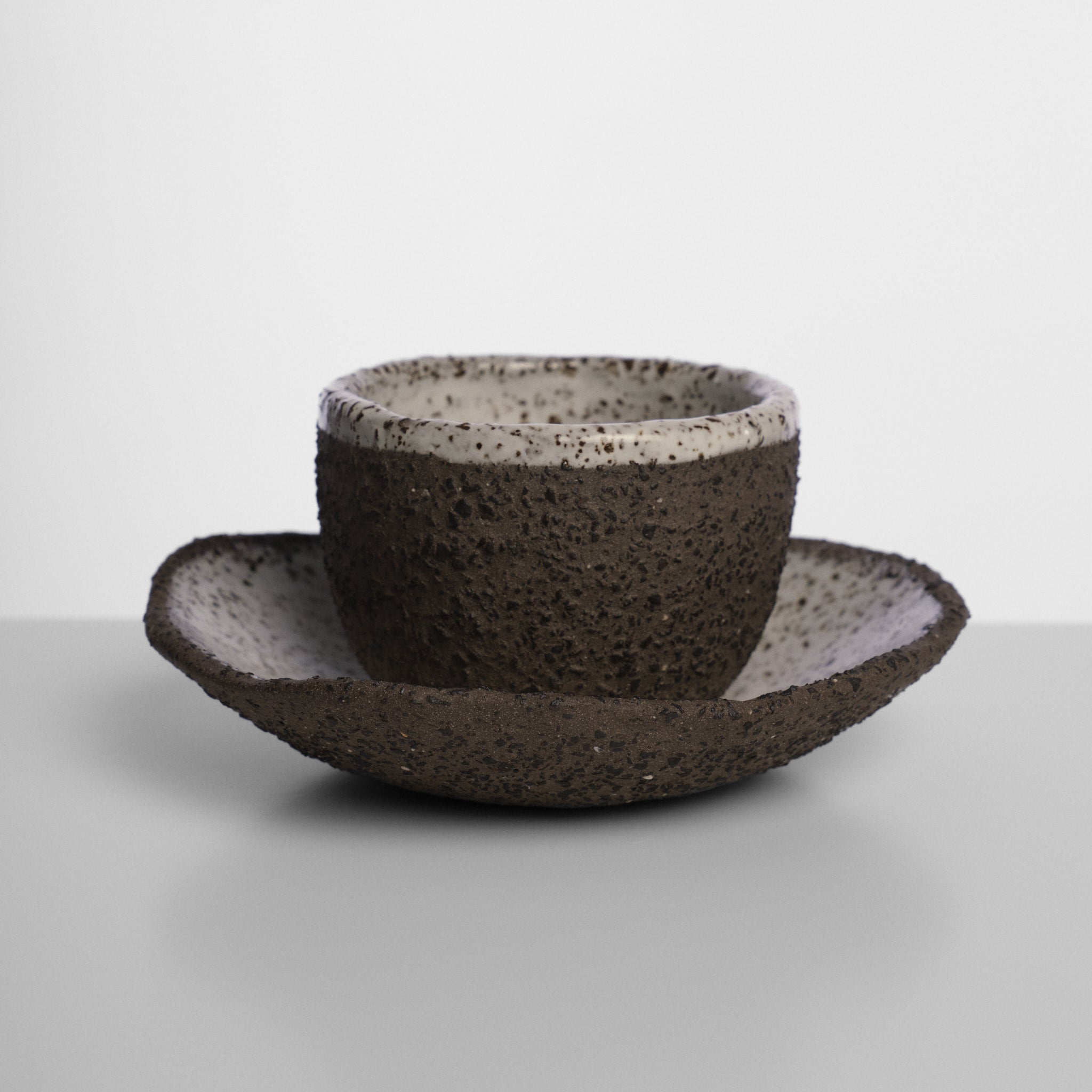 Cană handmade din ceramică Raw