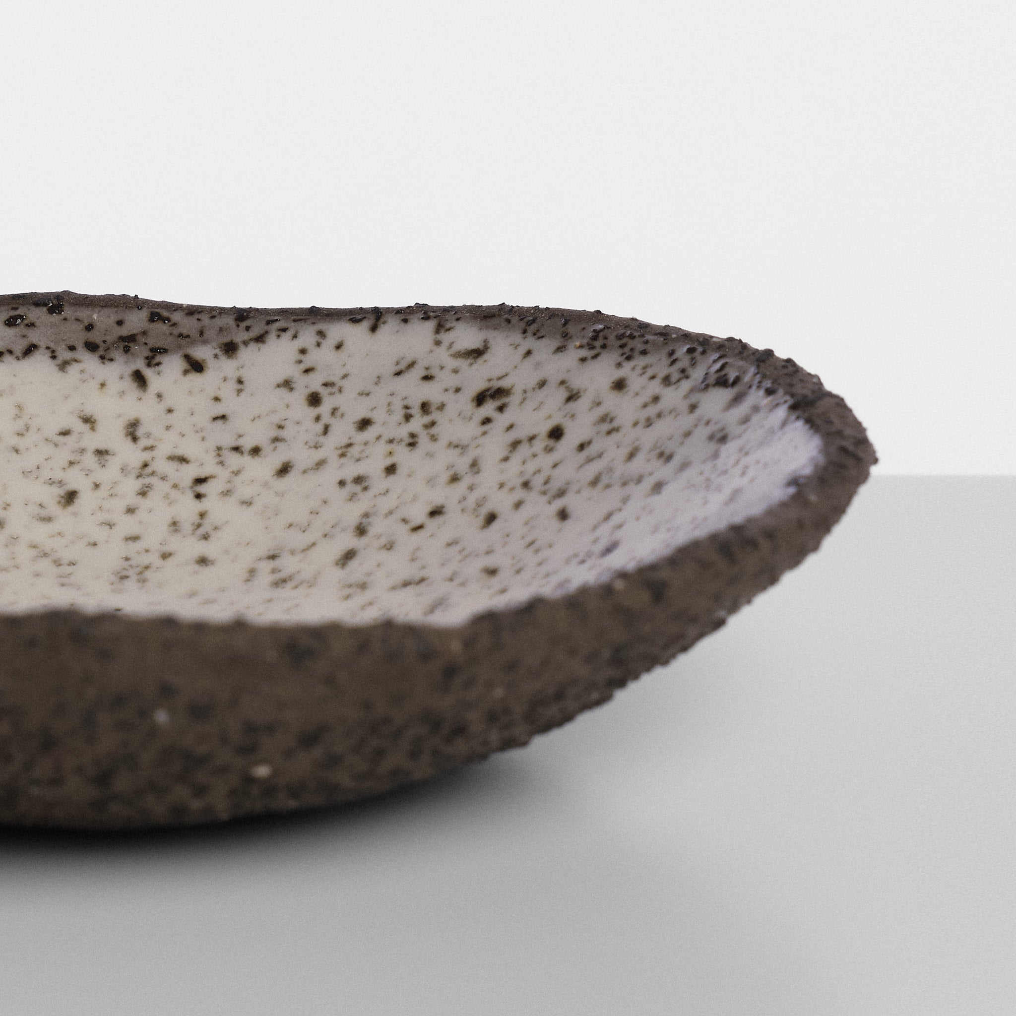 Farfurie handmade din ceramică Raw