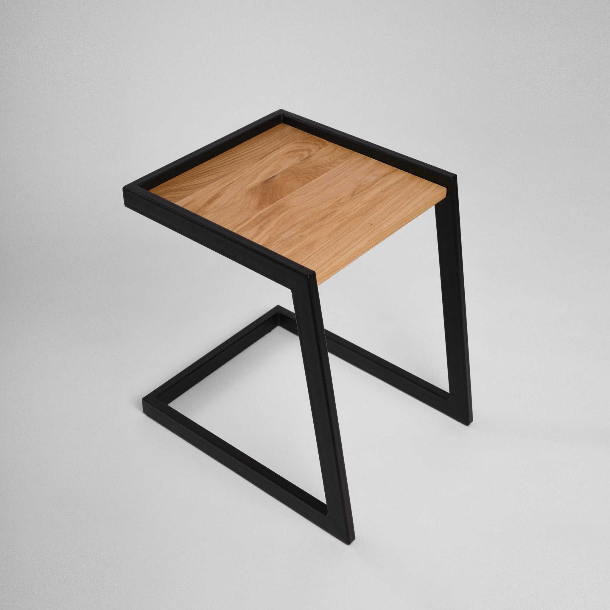 Măsuță lemn masiv și metal Tazu