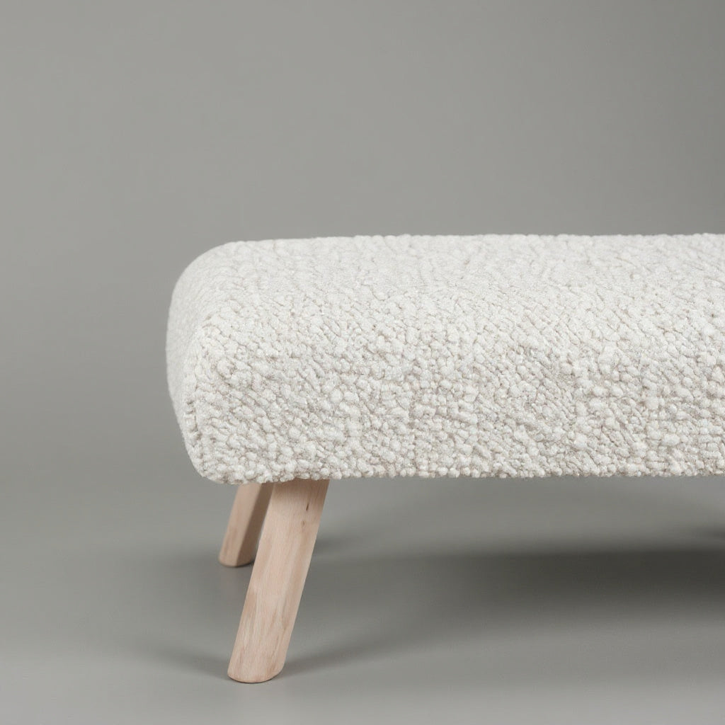 Băncuță handmade din lemn și fibre naturale Noku