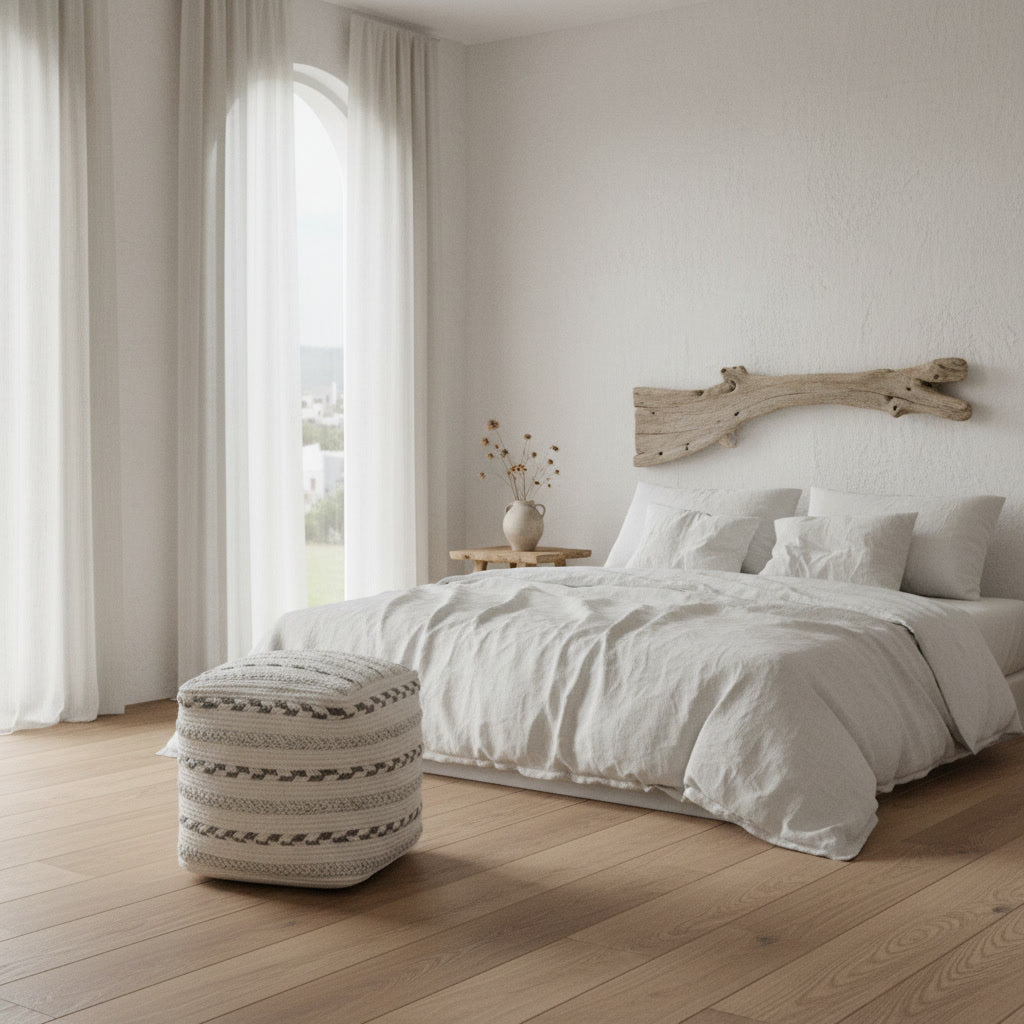 Taburet handmade din lână Kalusha